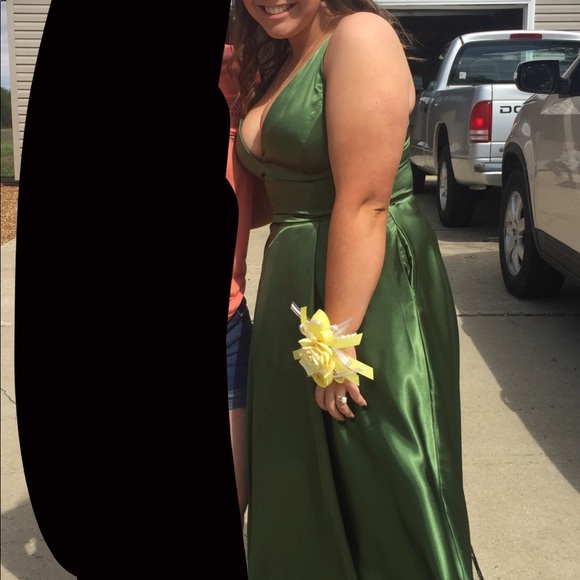 Blondie Nites | Dresses | Emerald Green Prom Dress | Poshmark